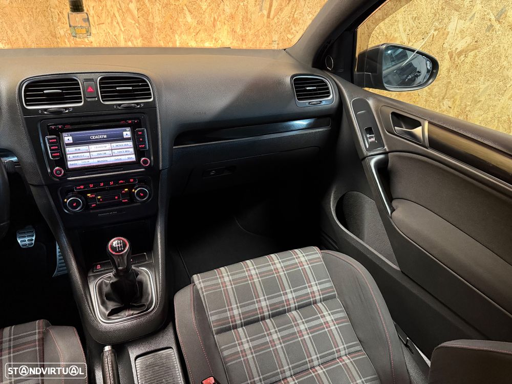 VW Golf 2.0 GTI - 15