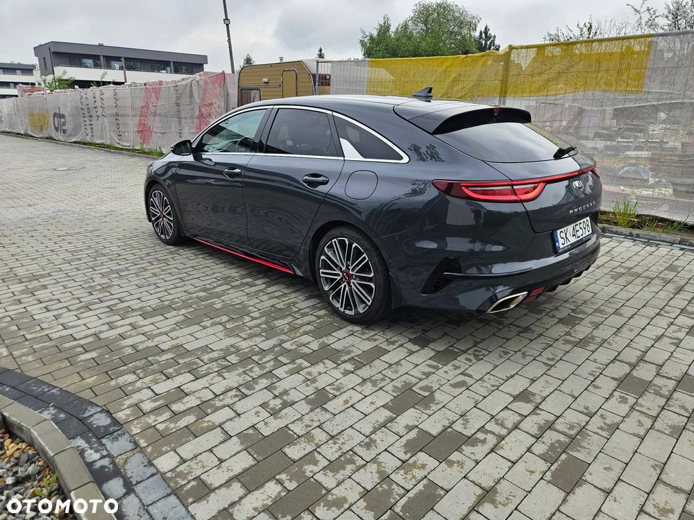 Kia ProCeed 1.6 T-GDI GT DCT - 13