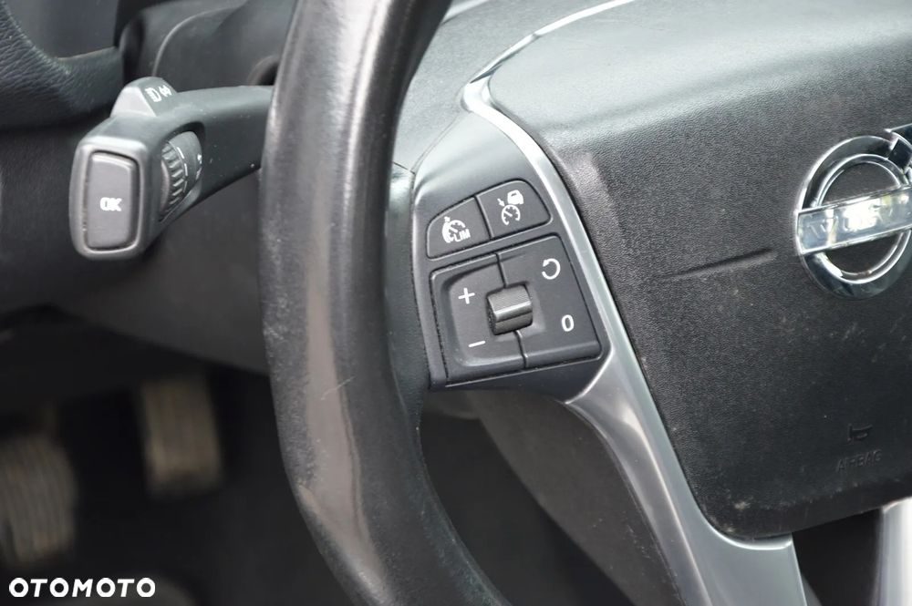 Volvo V40 D2 Momentum - 26