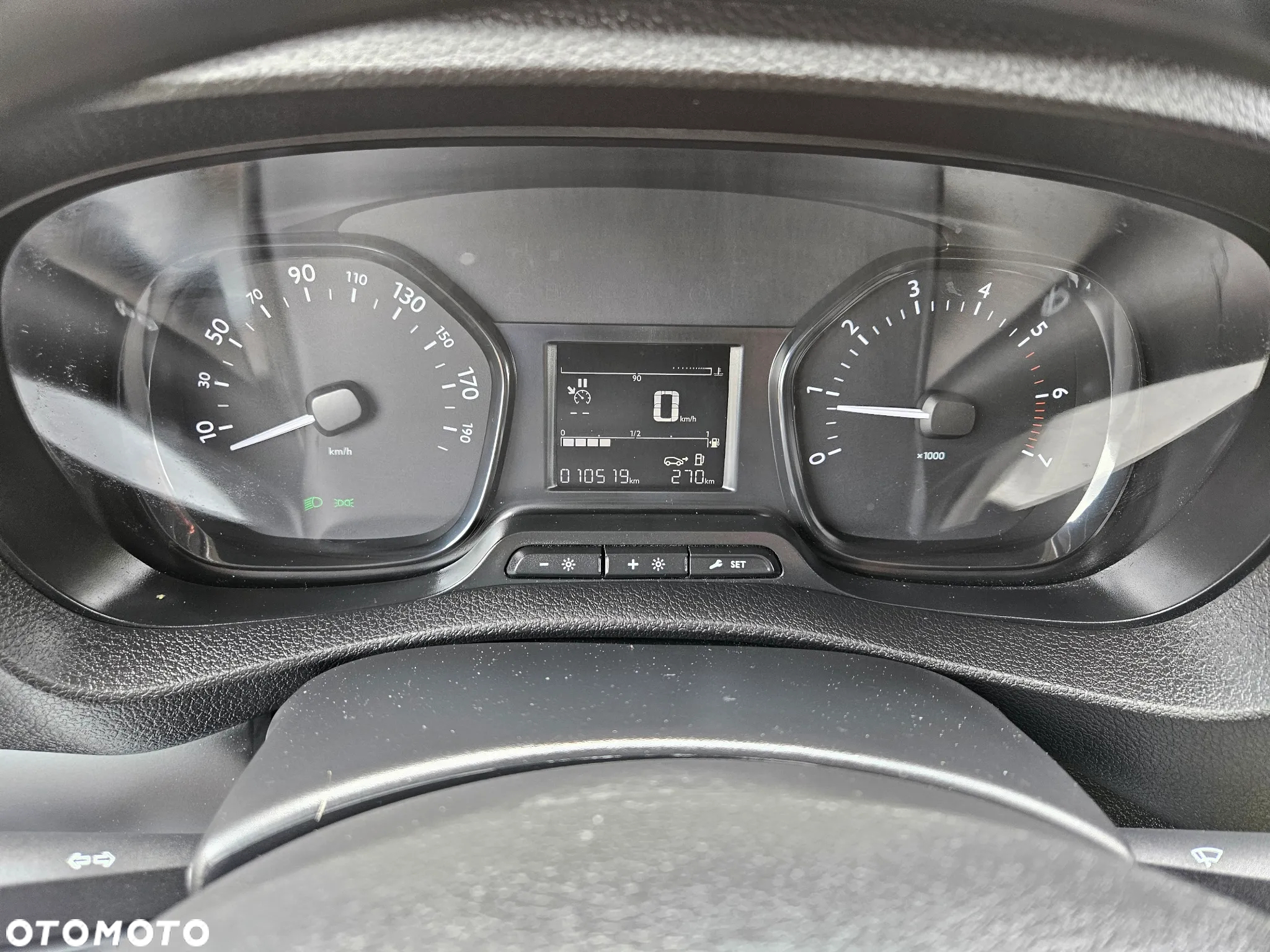 Citroën Jumpy rej 02.2024 przebieg 10500 klima tempomat grip control hak 3osobowy - 15