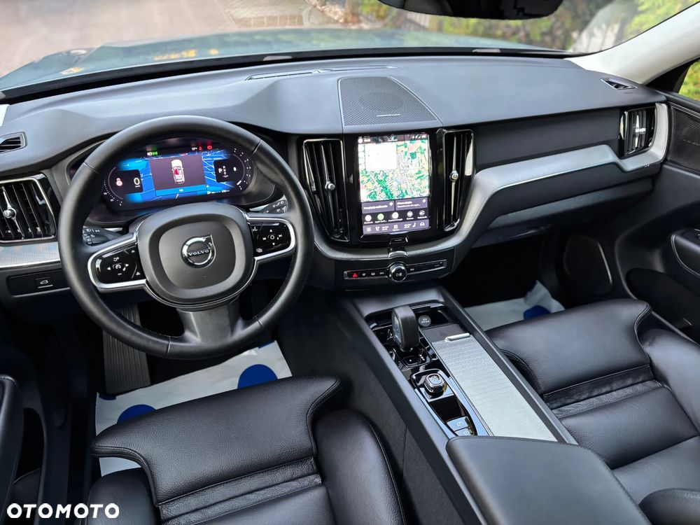 Volvo XC 60 B4 D AWD Plus Dark - 26
