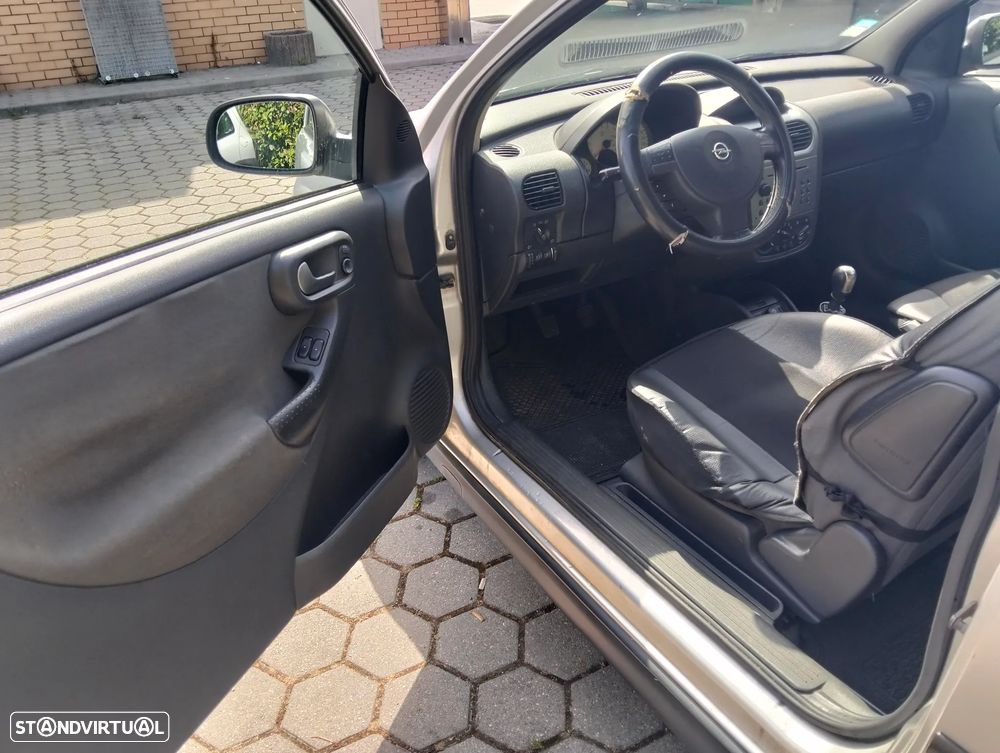 Opel Corsa 1.4 16V Sport - 10