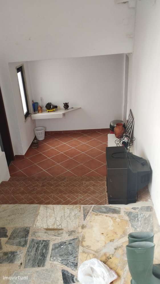 Quinta e Casa , Olival e Recursos Hídricos,junto à fronteira  Espanha - Grande imagem: 2/30