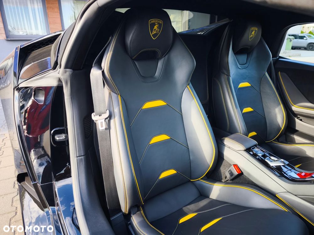 Lamborghini Huracan EVO Spyder - 28