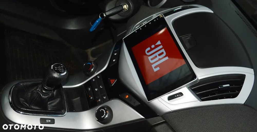 Chevrolet Cruze - 35