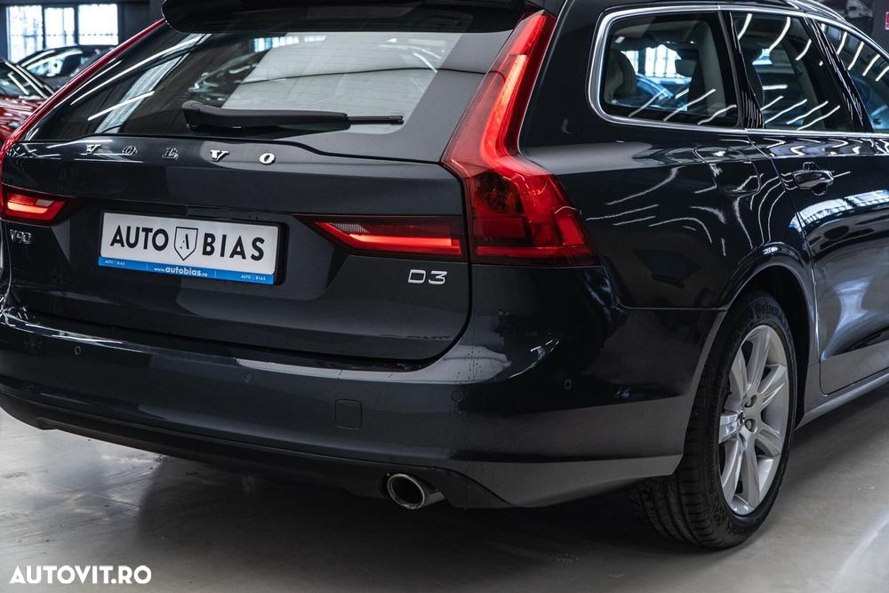 Volvo V90 D3 Geartronic Momentum Pro - 35