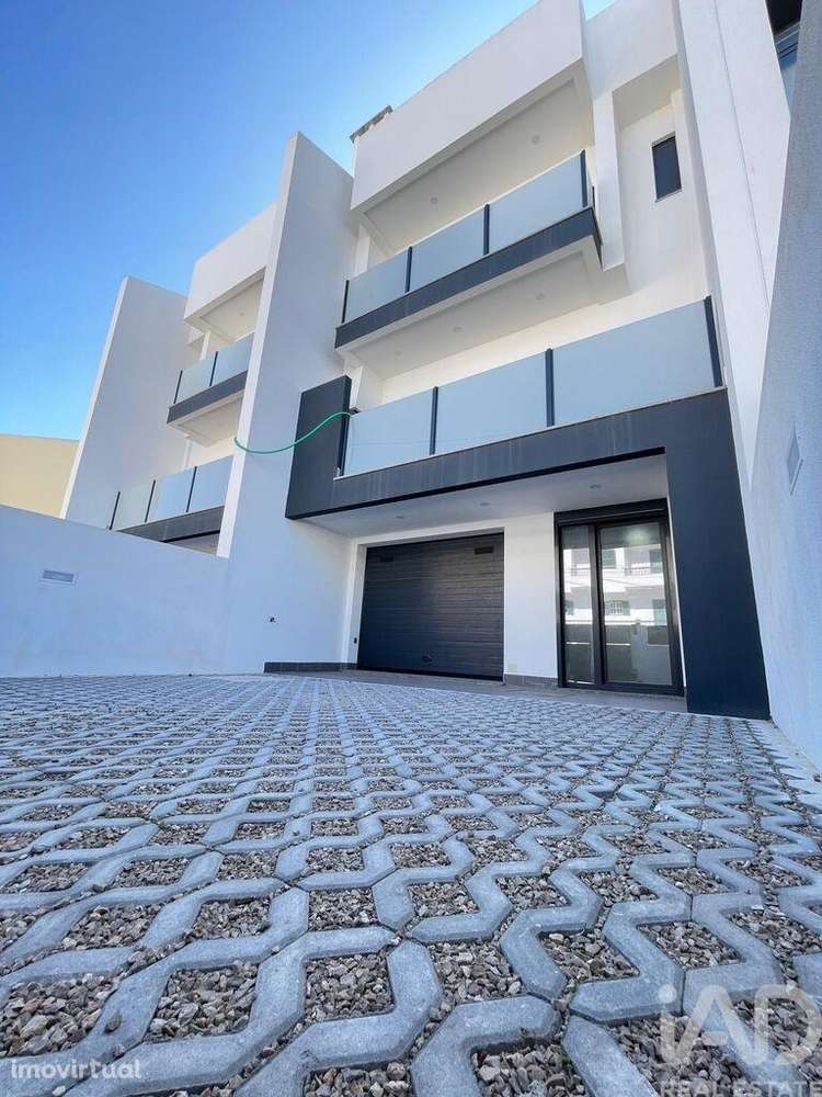 Casa / Villa T5 em Corroios de 120,00 m2 - Grande imagem: 3/27