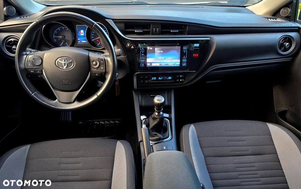 Toyota Auris 1.6 Premium - 3