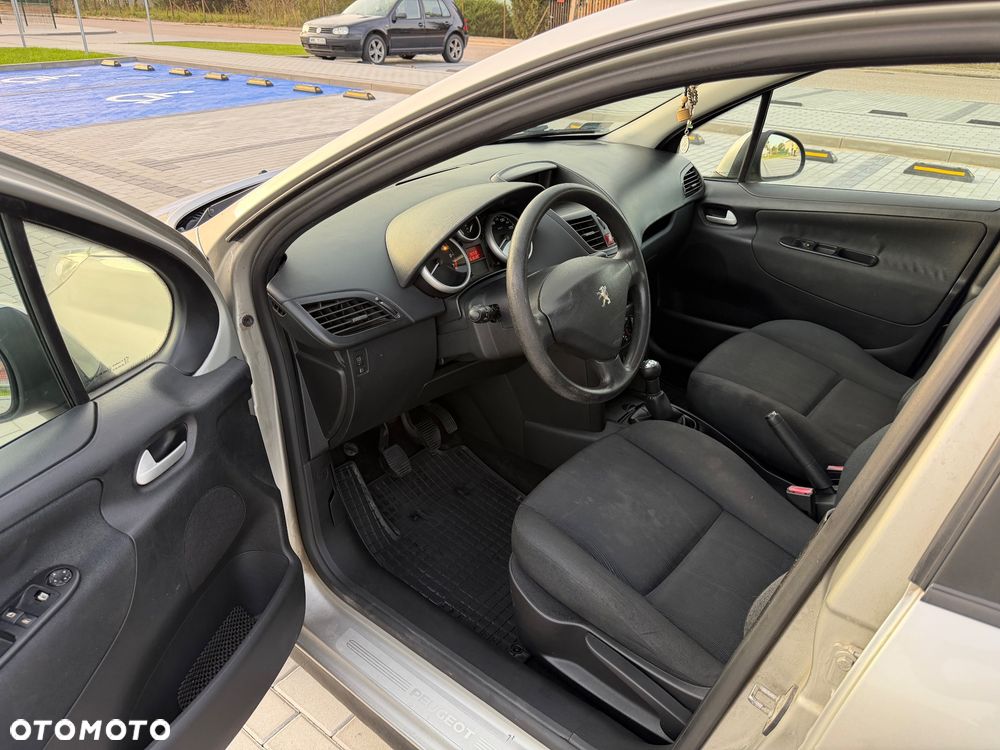 Peugeot 207 1.4 Presence nICE - 24