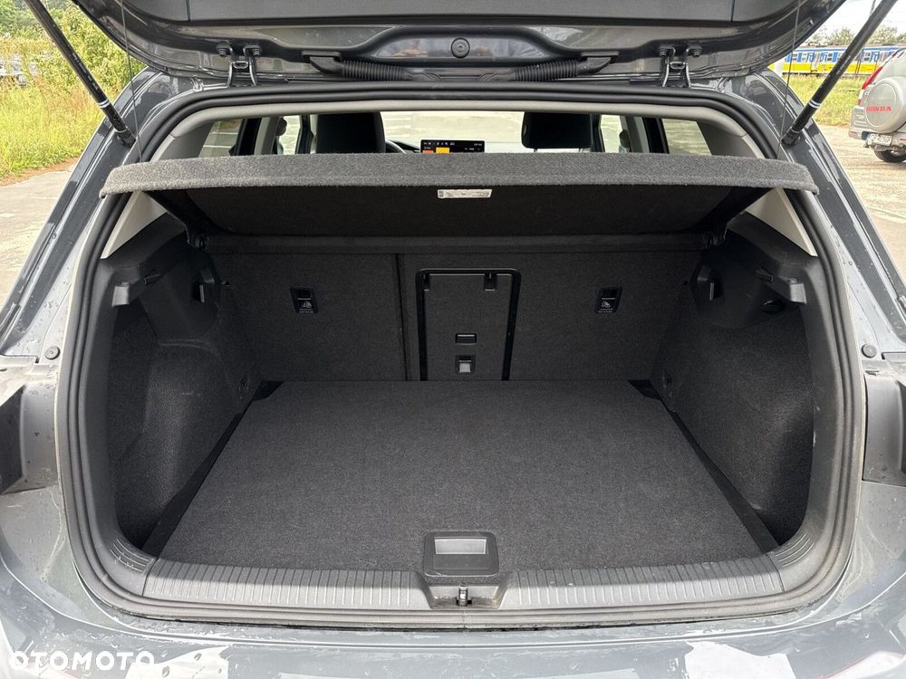 Volkswagen Golf 1.5 eTSI mHEV Life DSG - 36