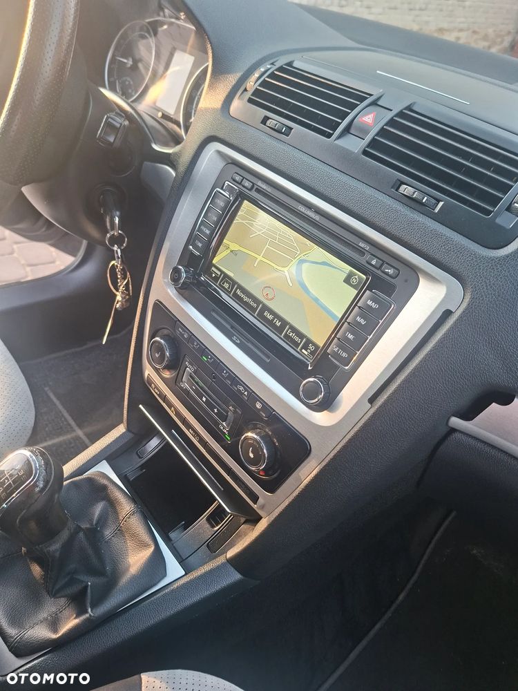 Skoda Octavia 2.0 TDI CR DPF RS - 13