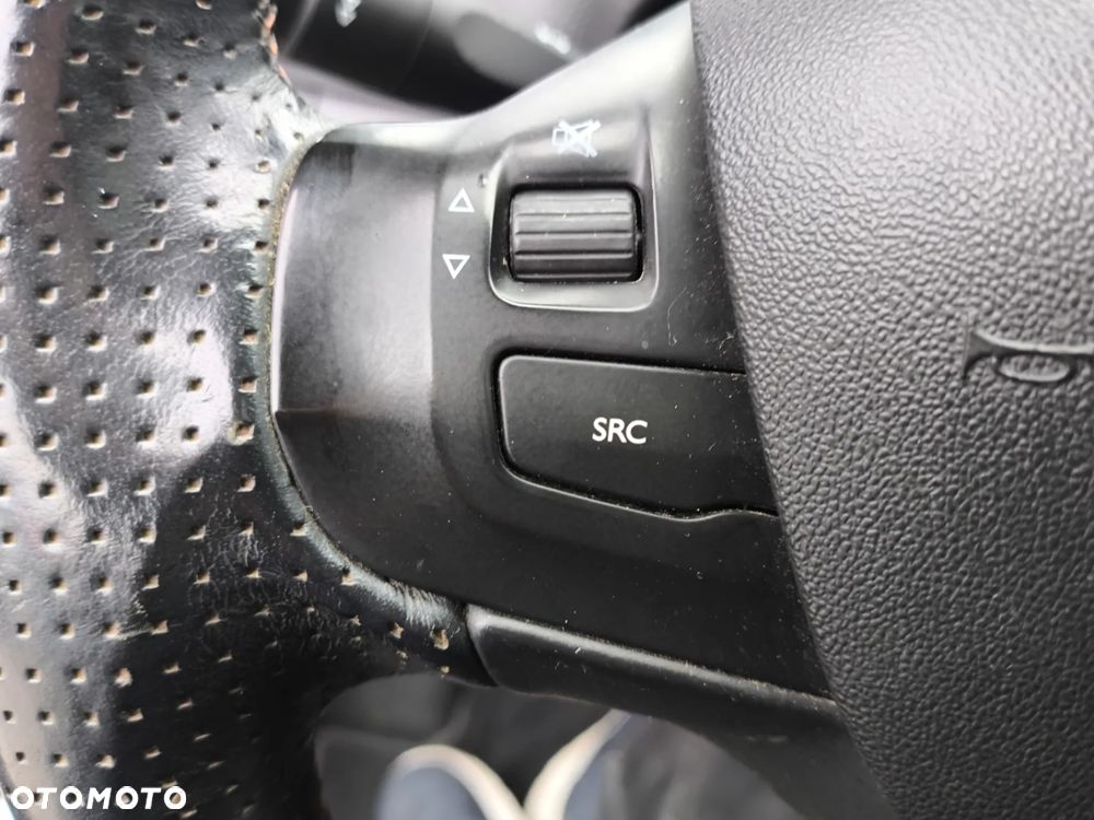 Peugeot 2008 1.6 BlueHDi Crossway S&S - 34