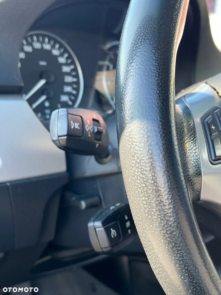 BMW Seria 3 320i - 17