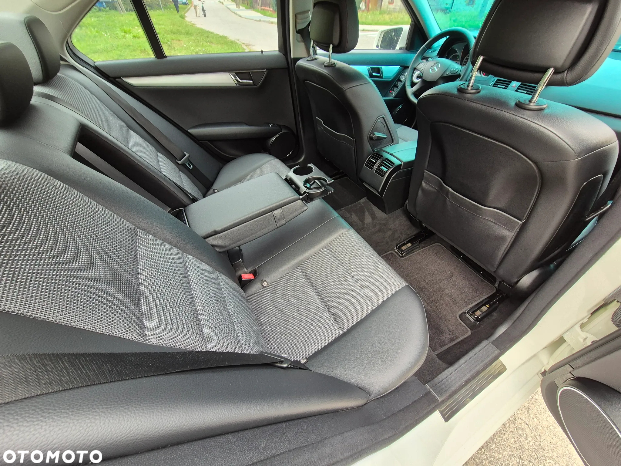 Mercedes-Benz Klasa C 180 T Kompressor BlueEFFICIENCY Avantgarde - 7