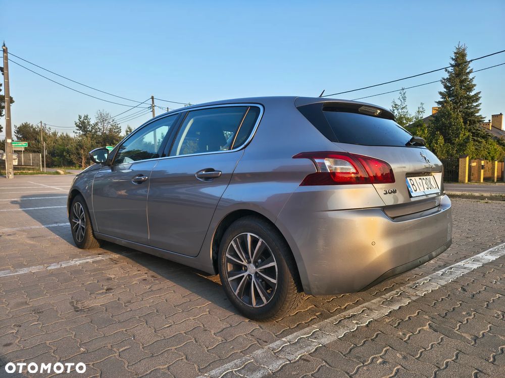 Peugeot 308 125 THP Allure - 4