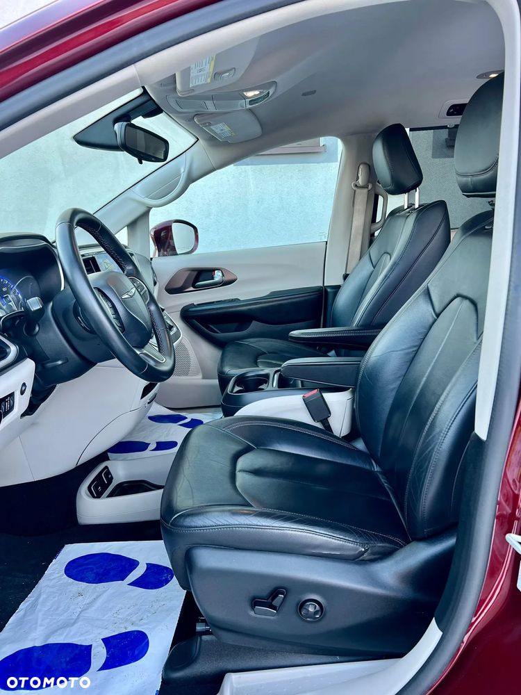 Chrysler Pacifica - 13