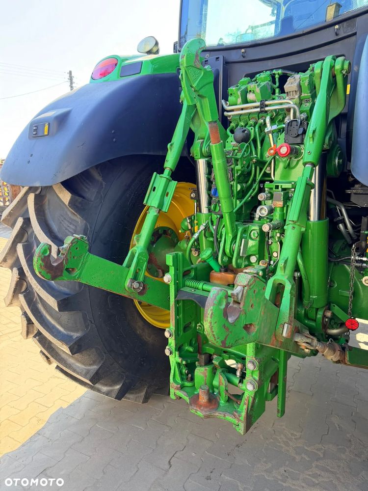 John Deere 6175R - 12