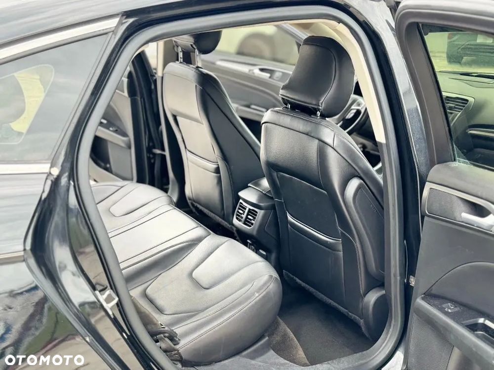 Ford Fusion 2.0 EcoBoost Titanium - 18