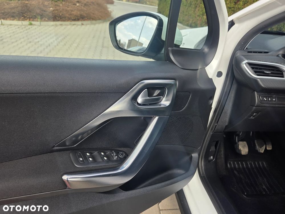 Peugeot 2008 PureTech 110 Stop&Start Urban Move - 13