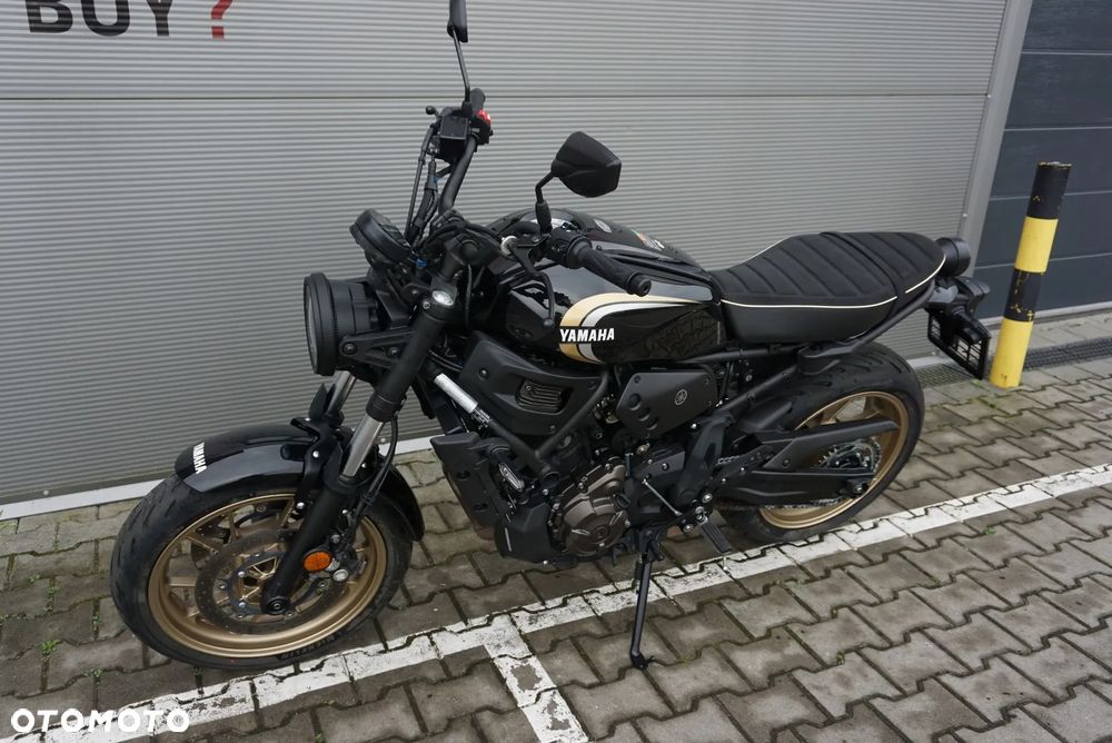 Yamaha XSR - 18