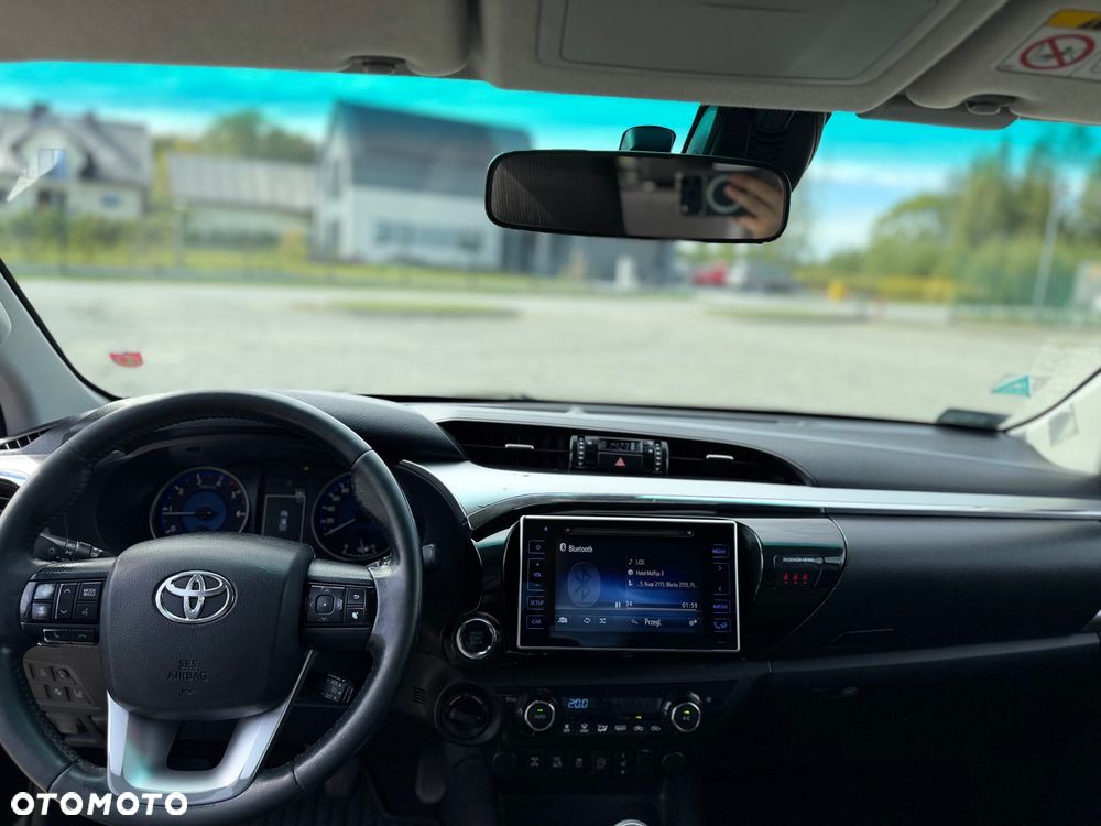 Toyota Hilux 2.4 D-4D Double Cab SR5 4x4 - 5
