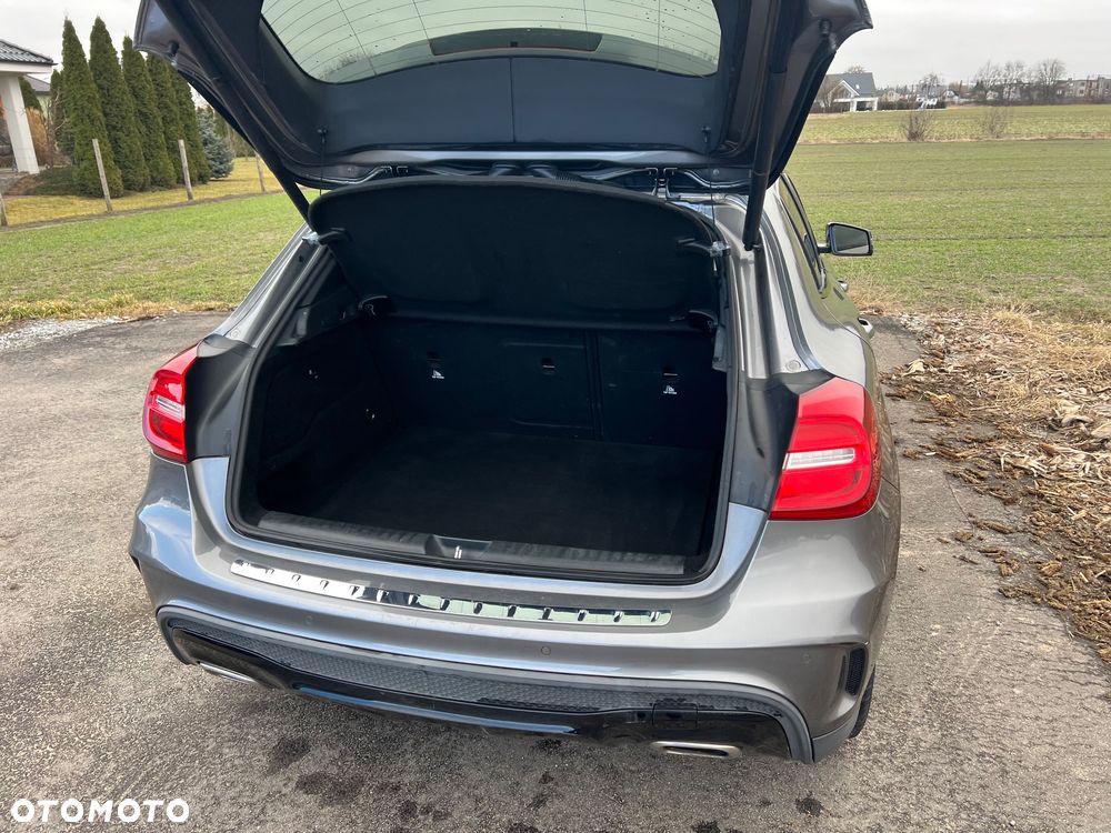 Mercedes-Benz GLA - 5