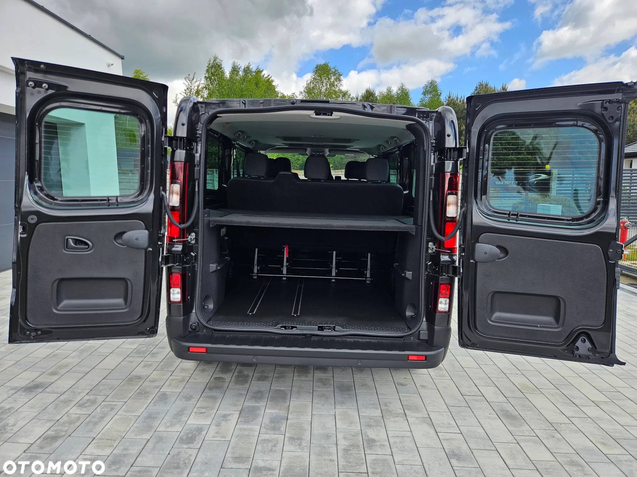 Renault Trafic - 25