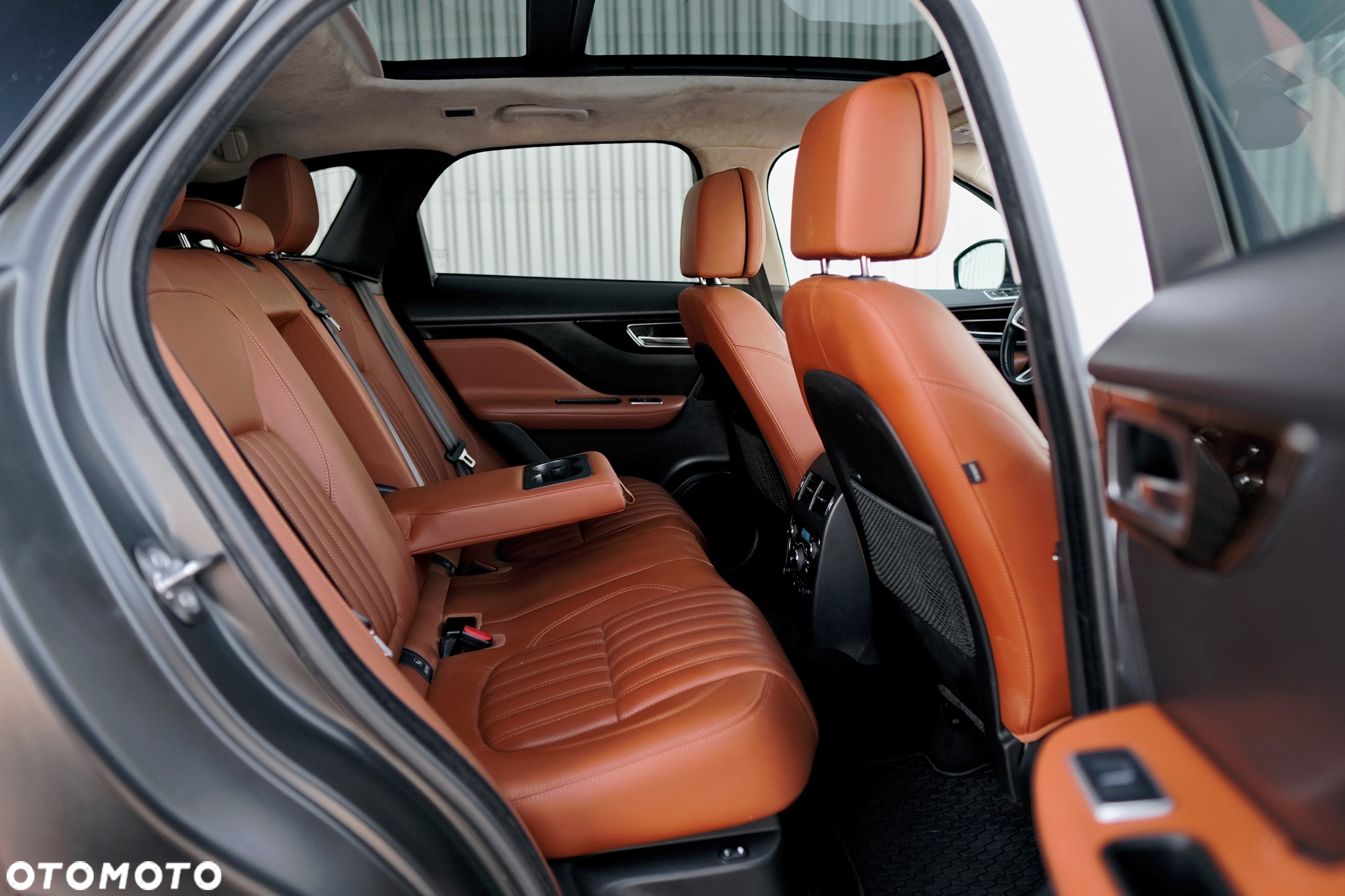 Jaguar F-Pace 30t AWD Portfolio - 7