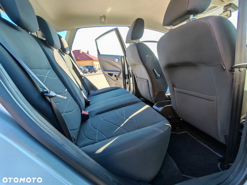 Ford Fiesta 1.6 TDCI Champions Edition - 34