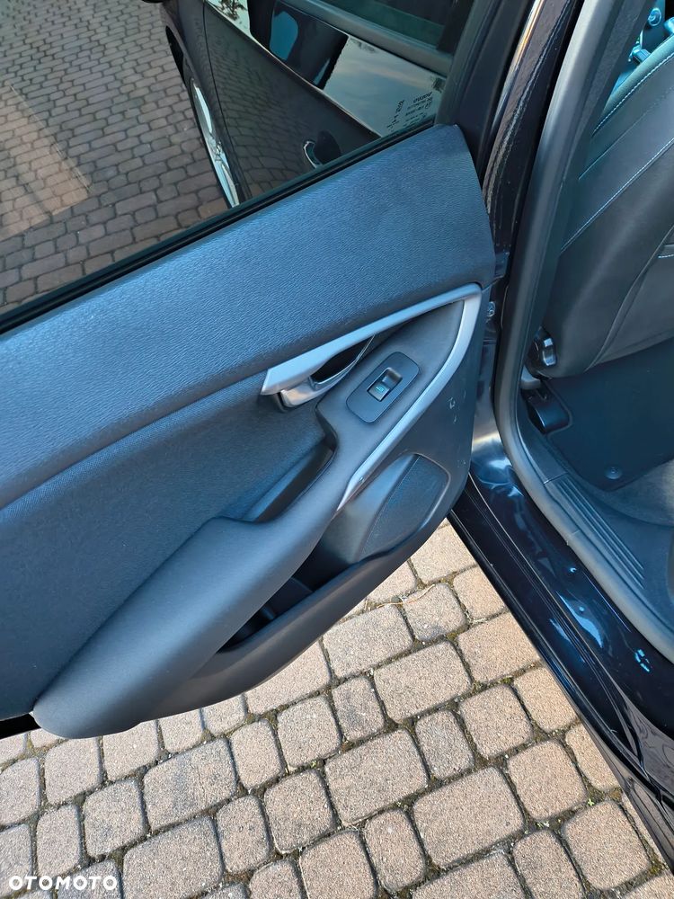 Volvo V40 D2 Momentum - 18