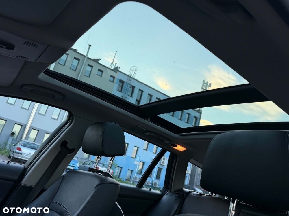 BMW Seria 3 325i xDrive - 7