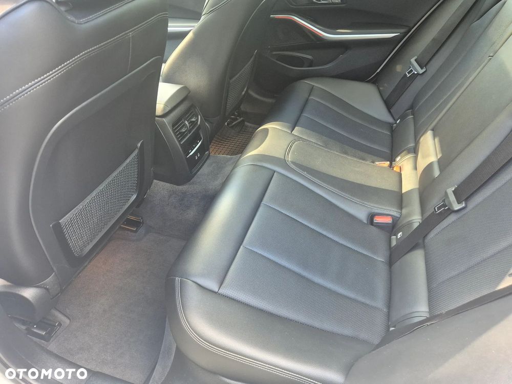 BMW Seria 3 320d MHEV Luxury Line - 7