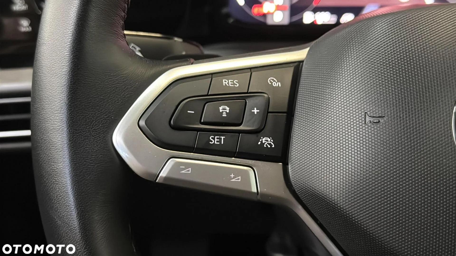 Volkswagen Golf VIII 1.5 eTSI EVO Style DSG - 31