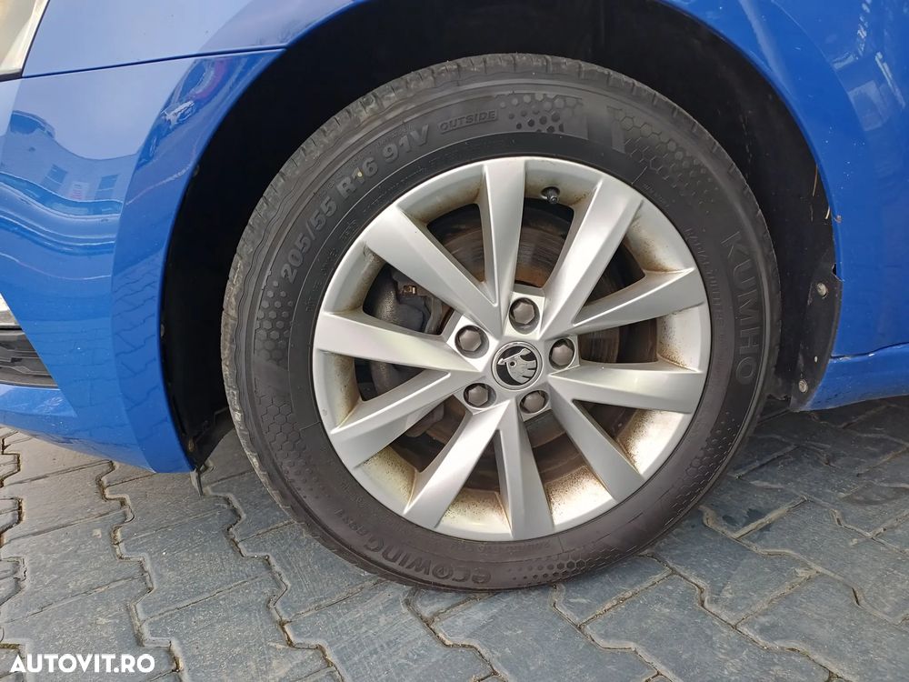 Skoda Octavia 1.5 TSI DSG Style - 4