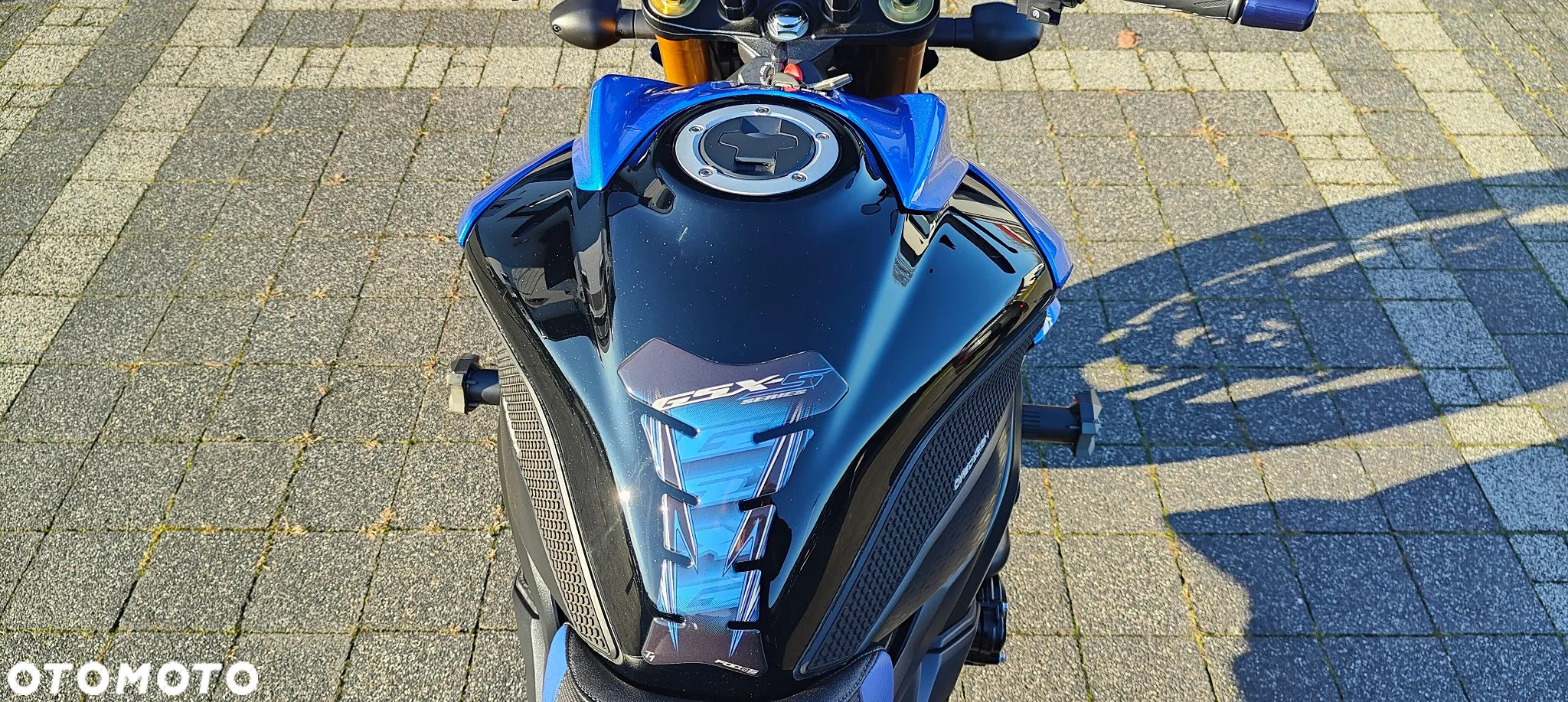 Suzuki GSX - 19