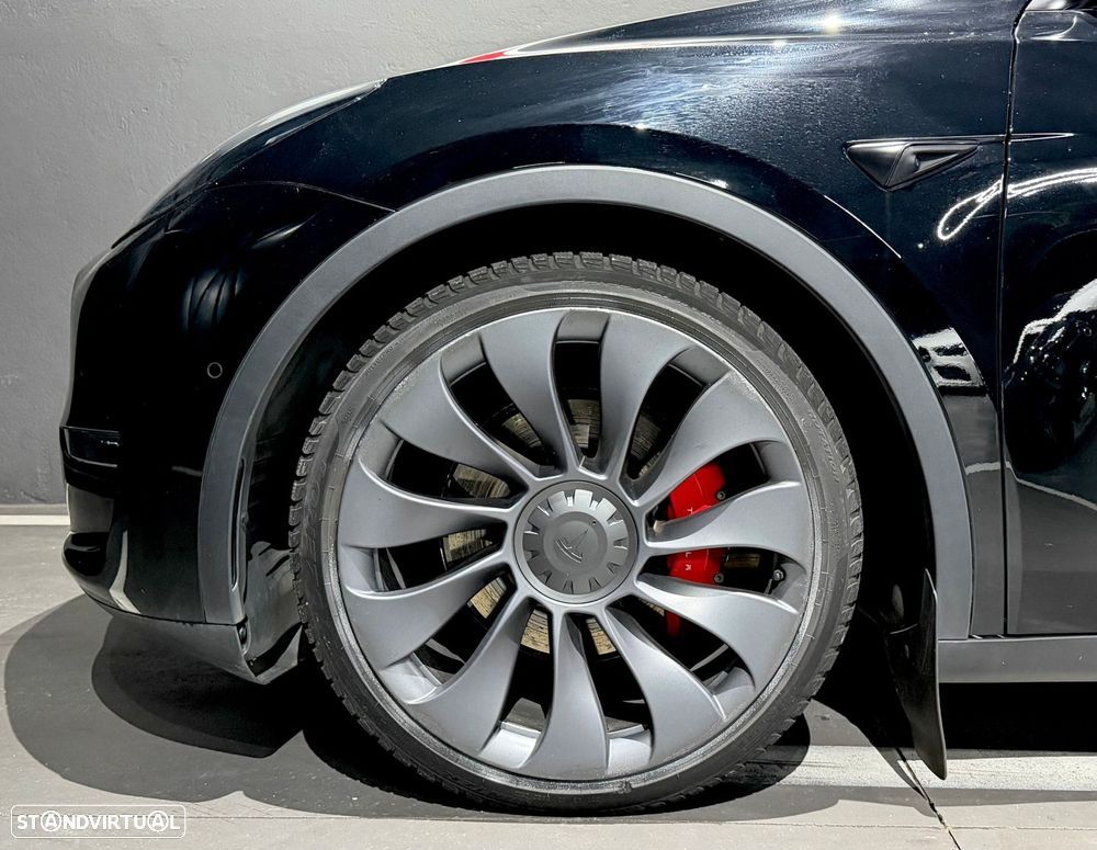 Tesla Model Y Performance Dual Motor AWD - 9