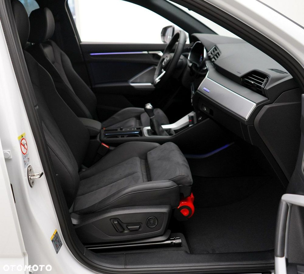 Audi Q3 Sportback - 12