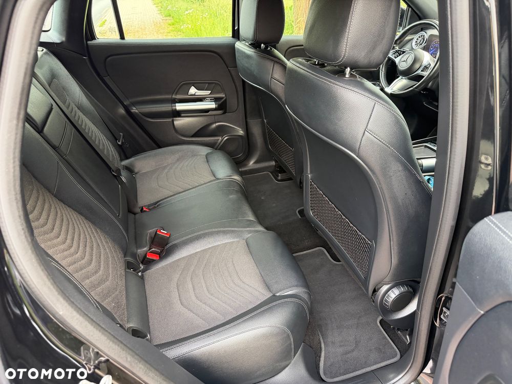 Mercedes-Benz EQA 250+ Electric Art - 17