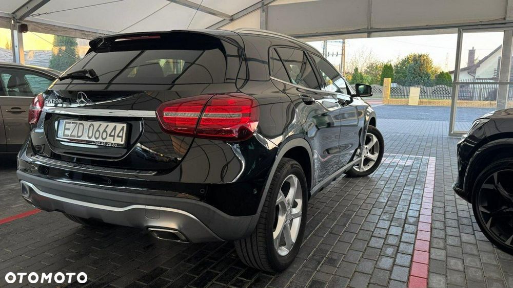 Mercedes-Benz GLA - 35