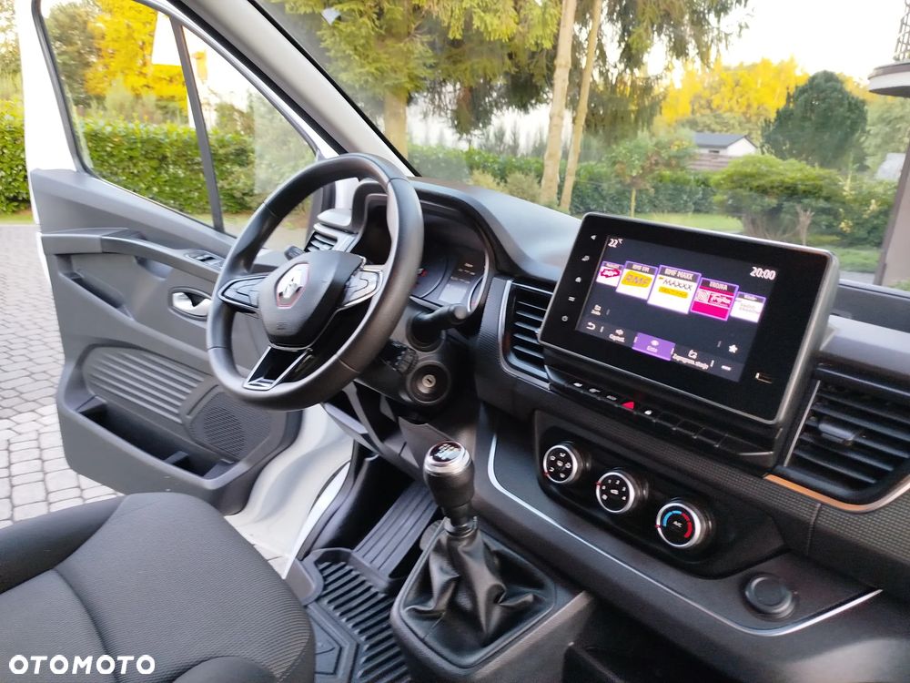 Renault Trafic - 10