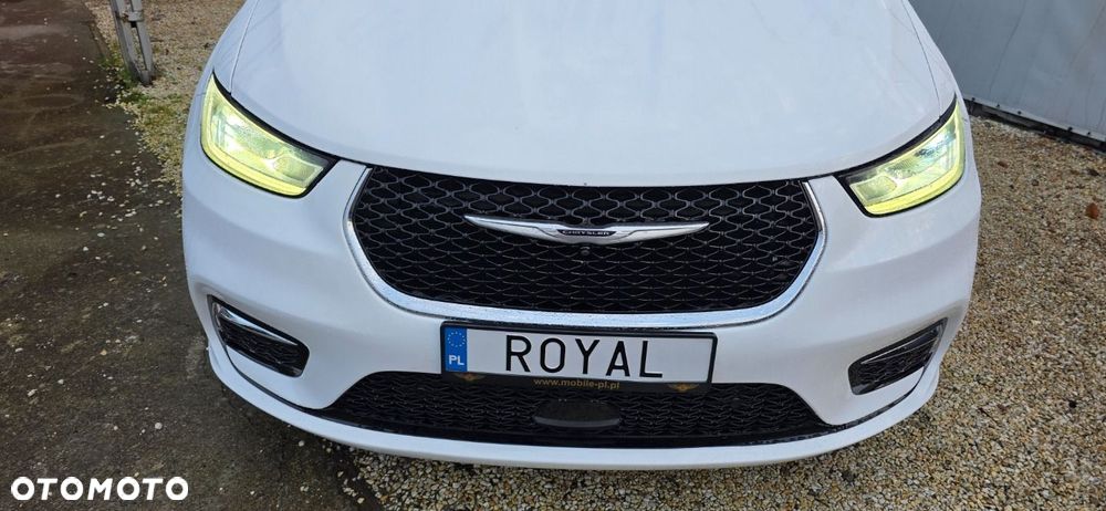 Chrysler Pacifica - 10