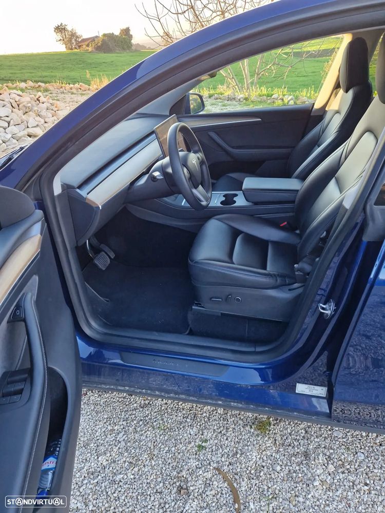 Tesla Model Y Long Range Dual Motor AWD - 19