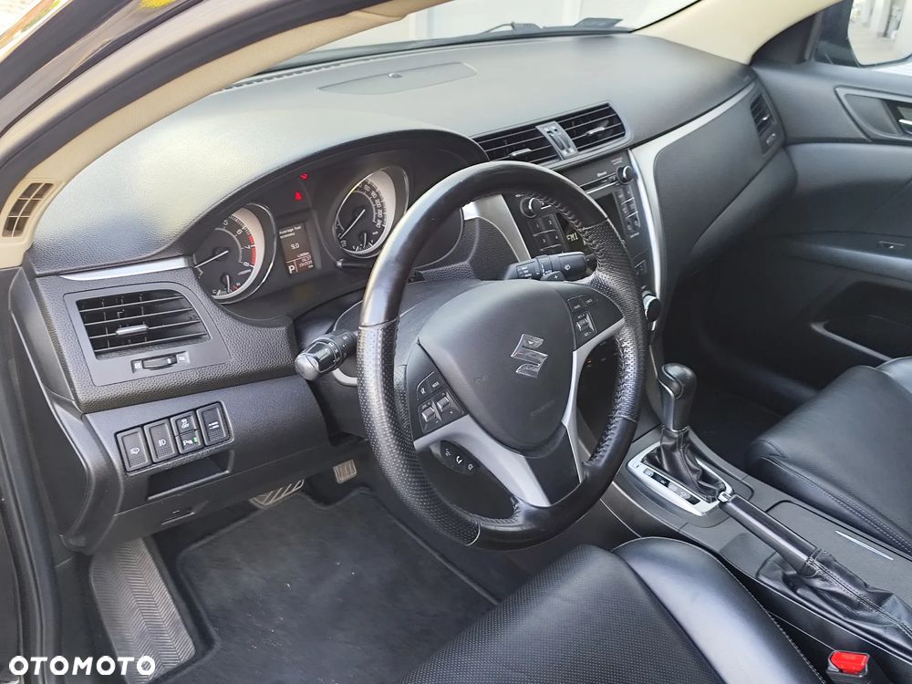 Suzuki Kizashi 2.4 Sport 4WD CVT - 10