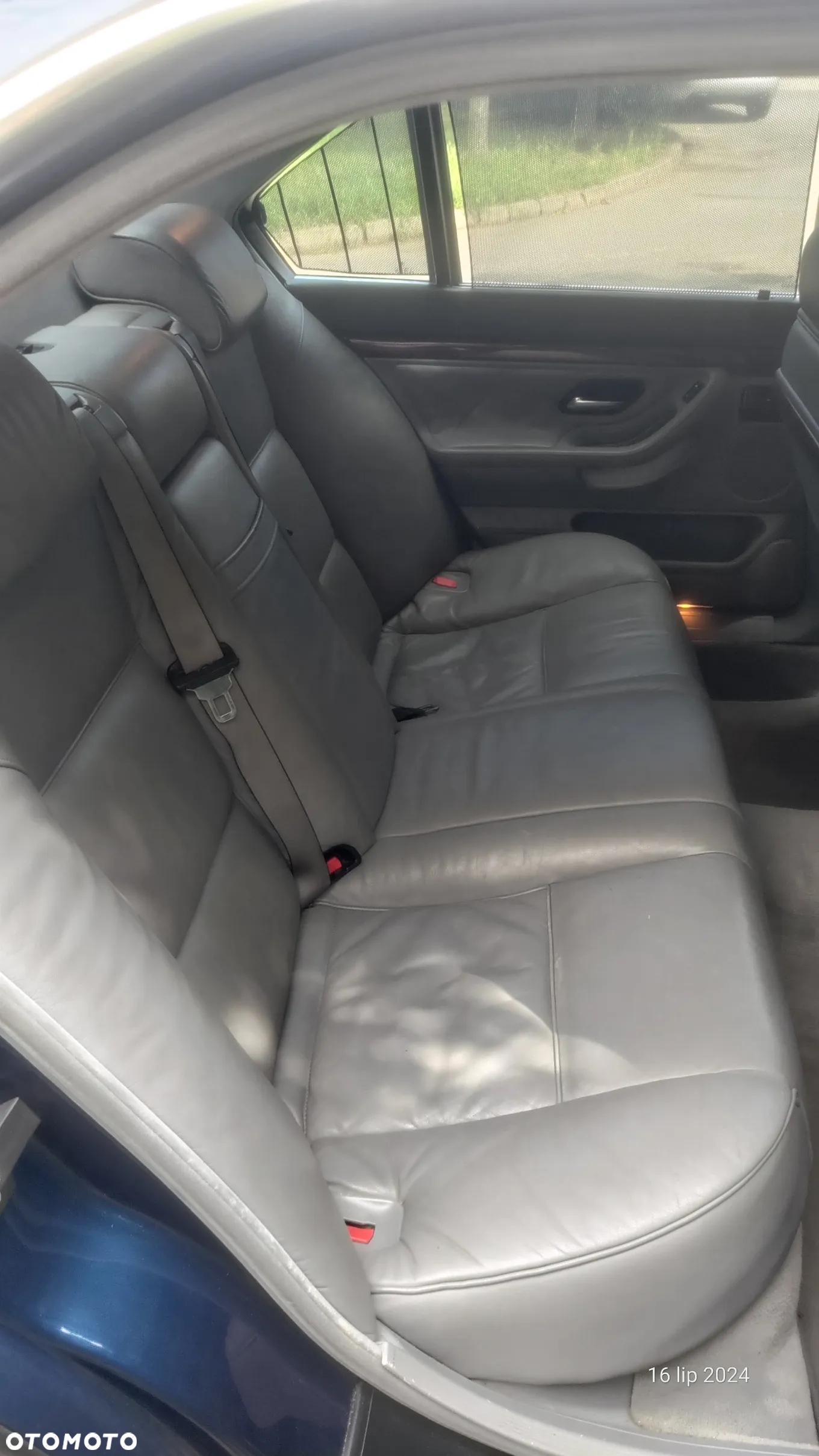 BMW Seria 7 750i - 16