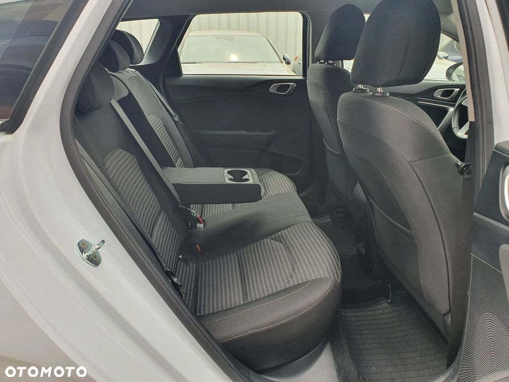 Kia Ceed 1.5 T-GDI M - 24