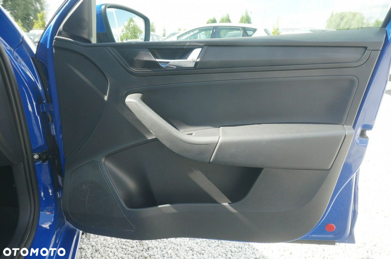 Skoda RAPID 1.0 TSI Active - 26
