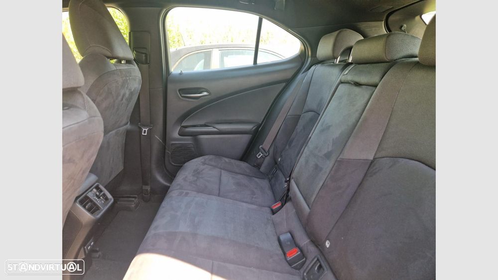 Lexus UX 250h Executive - 22