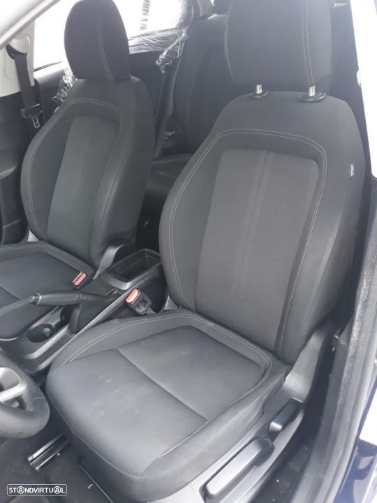 FIAT TIPO 2018 SW CONJUNTO BANCOS B010 - 1