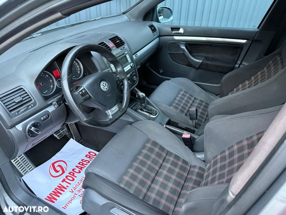 Volkswagen Golf - 6