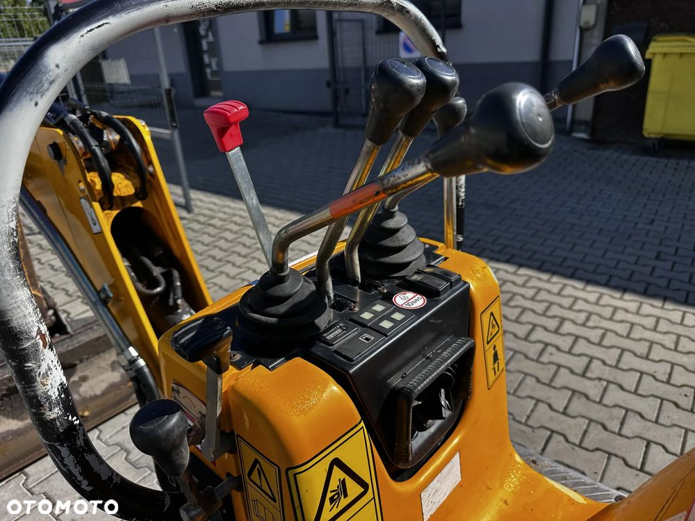 JCB 8010 - 9